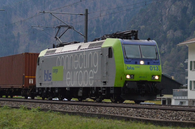 Lagerräumung Personenzug M1:450 mit beweglichen mit Rädern 